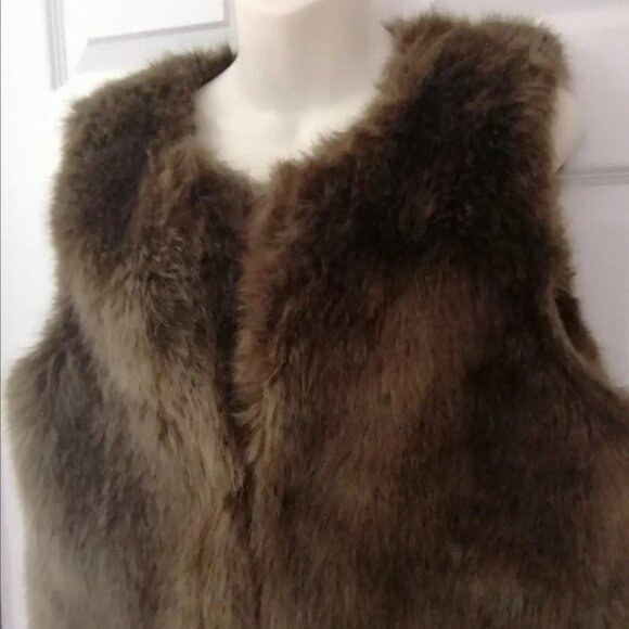 Gorgeous faux fur vest size US 8 - Picture 3 of 3